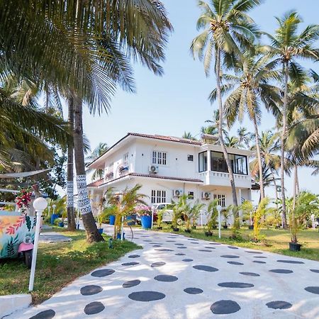 Bed and Breakfast White House In Goa, Truly Amazing Experience Saligao Экстерьер фото