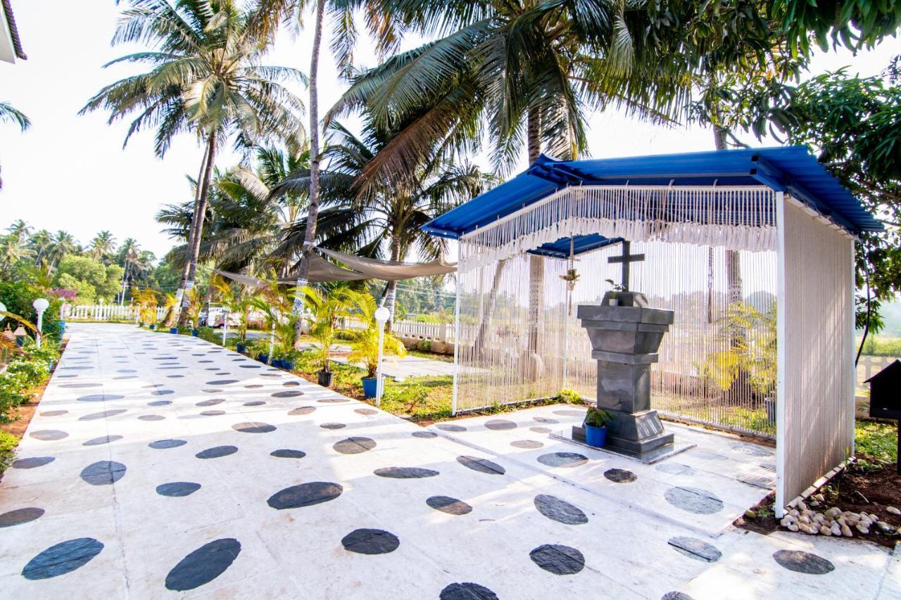Bed and Breakfast White House In Goa, Truly Amazing Experience Saligao Экстерьер фото
