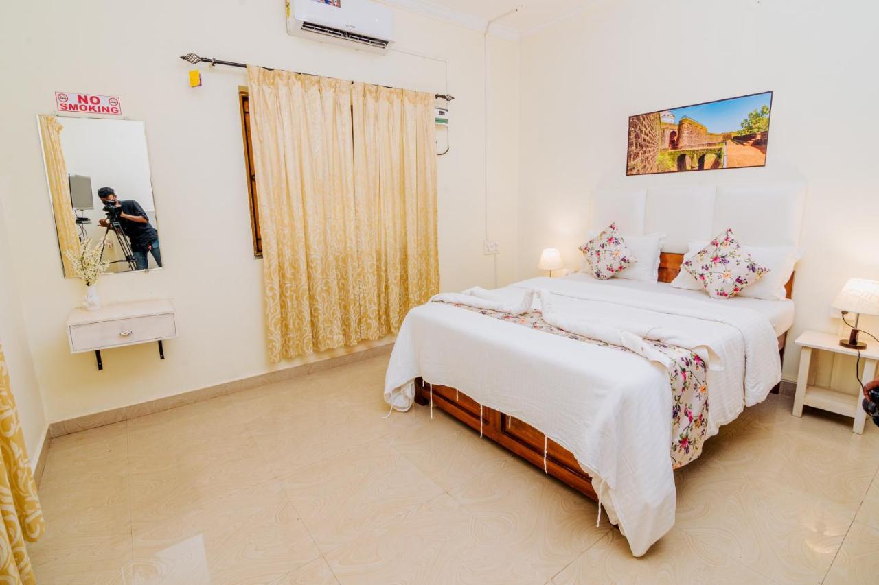 Bed and Breakfast White House In Goa, Truly Amazing Experience Saligao Экстерьер фото